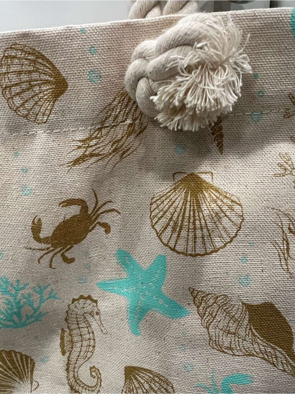 BNWT Love Bivid Seashell Print Beach Tote in Aqua Cream and Gold - Picture 4 of 7